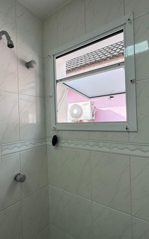 Casa de condomínio à venda com 282m², 4 quartos e 5 vagas Casa de condomínio à venda com 282m², 4 quartos e 5 vagasSuíte 2 - Banheiro
