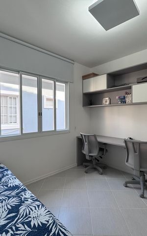 Casa de condomínio à venda com 282m², 4 quartos e 5 vagas Casa de condomínio à venda com 282m², 4 quartos e 5 vagasQuarto 1