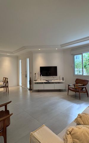 Casa de condomínio à venda com 282m², 4 quartos e 5 vagas Casa de condomínio à venda com 282m², 4 quartos e 5 vagasSala
