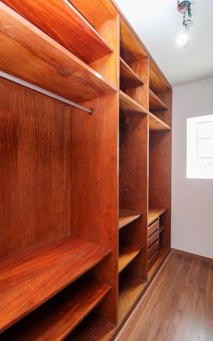 Casa para alugar com 500m², 5 quartos e 4 vagas Casa para alugar com 500m², 5 quartos e 4 vagasCloset da suíte 1