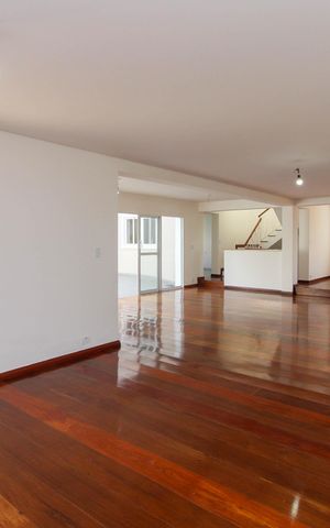 Casa para alugar com 500m², 5 quartos e 4 vagas Casa para alugar com 500m², 5 quartos e 4 vagasSala