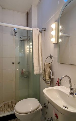 Apartamento para alugar com 250m², 3 quartos e 1 vaga Apartamento para alugar com 250m², 3 quartos e 1 vagaÁrea de serviço - banheiro