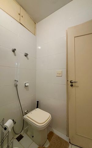 Apartamento para alugar com 250m², 3 quartos e 1 vaga Apartamento para alugar com 250m², 3 quartos e 1 vagaBanheiro social