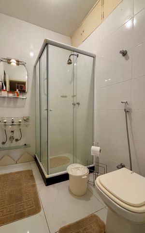 Apartamento para alugar com 250m², 3 quartos e 1 vaga Apartamento para alugar com 250m², 3 quartos e 1 vagaBanheiro social