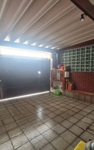 Casa à venda com 190m², 2 quartos e 2 vagas