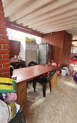 Casa à venda com 190m², 2 quartos e 2 vagas