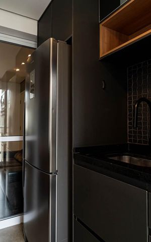 Apartamento à venda com 36m², 1 quarto e 2 vagas Apartamento à venda com 36m², 1 quarto e 2 vagasCozinha e Varanda