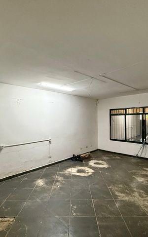 Casa à venda com 159m², 3 quartos e 2 vagas Casa à venda com 159m², 3 quartos e 2 vagasSala
