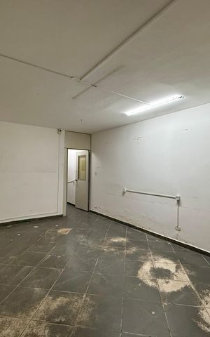 Casa à venda com 159m², 3 quartos e 2 vagas Casa à venda com 159m², 3 quartos e 2 vagasSala