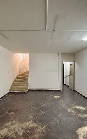 Casa à venda com 159m², 3 quartos e 2 vagas Casa à venda com 159m², 3 quartos e 2 vagasSala