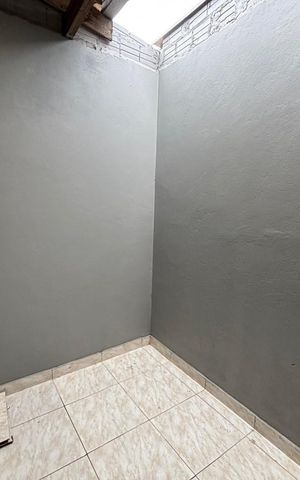 Casa à venda com 80m², 2 quartos e 1 vaga