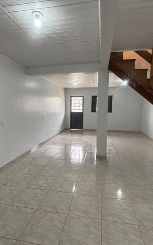 Casa à venda com 80m², 2 quartos e 1 vaga