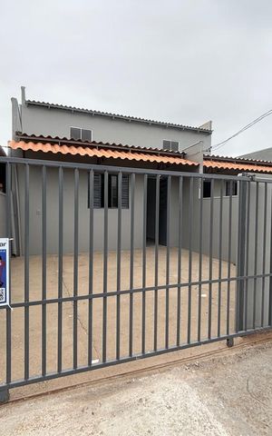 Casa à venda com 80m², 2 quartos e 1 vaga