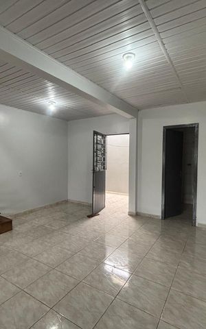 Casa à venda com 80m², 2 quartos e 1 vaga