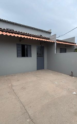 Casa à venda com 80m², 2 quartos e 1 vaga