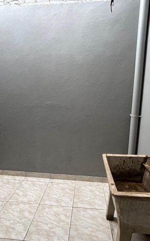 Casa à venda com 80m², 2 quartos e 1 vaga