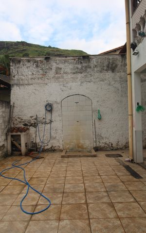 Casa de condomínio para alugar com 450m², 6 quartos e 3 vagasQuintal