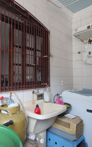 Casa de condomínio para alugar com 450m², 6 quartos e 3 vagasÁrea de serviço