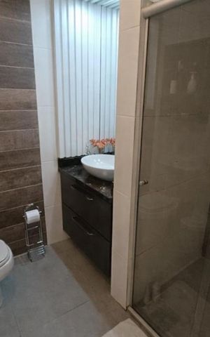 Apartamento à venda com 94m², 2 quartos e 1 vaga Apartamento à venda com 94m², 2 quartos e 1 vagaBanheiro