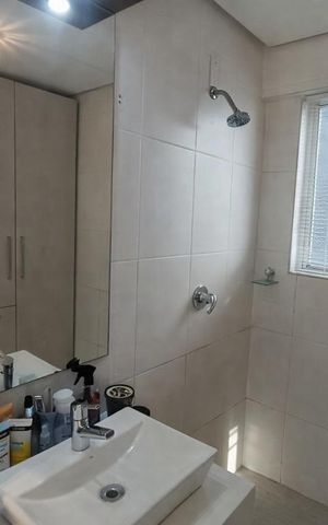 Apartamento à venda com 94m², 2 quartos e 1 vaga Apartamento à venda com 94m², 2 quartos e 1 vagaBanheiro