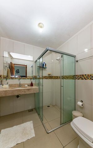 Casa para alugar com 551m², 5 quartos e 6 vagas Casa para alugar com 551m², 5 quartos e 6 vagasBanheiro da Suíte 3