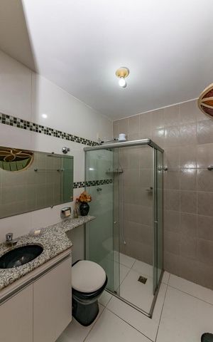 Casa para alugar com 551m², 5 quartos e 6 vagas Casa para alugar com 551m², 5 quartos e 6 vagasBanheiro da Suíte 4