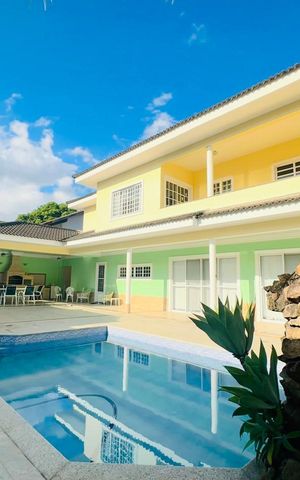 Casa de condomínio à venda com 580m², 5 quartos e 4 vagas Casa de condomínio à venda com 580m², 5 quartos e 4 vagasPiscina