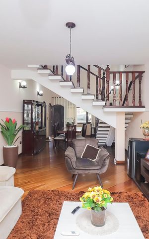 Casa à venda com 315m², 3 quartos e 3 vagasSala 
