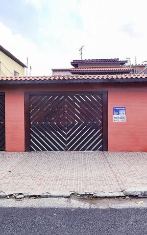 Casa à venda com 315m², 3 quartos e 3 vagasFachada