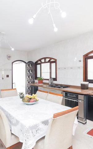 Casa à venda com 315m², 3 quartos e 3 vagasCozinha