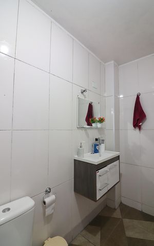 Apartamento à venda com 74m², 2 quartos e 1 vagaBanheiro Social