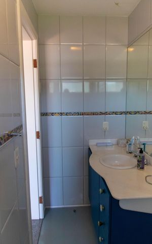 Apartamento à venda com 350m², 5 quartos e 2 vagas Apartamento à venda com 350m², 5 quartos e 2 vagasBanheiro da Suíte 2