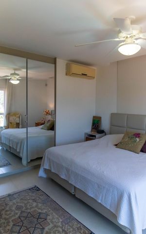 Apartamento à venda com 350m², 5 quartos e 2 vagas Apartamento à venda com 350m², 5 quartos e 2 vagasSuíte 3