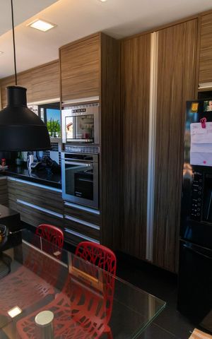 Apartamento à venda com 350m², 5 quartos e 2 vagas Apartamento à venda com 350m², 5 quartos e 2 vagasCozinha
