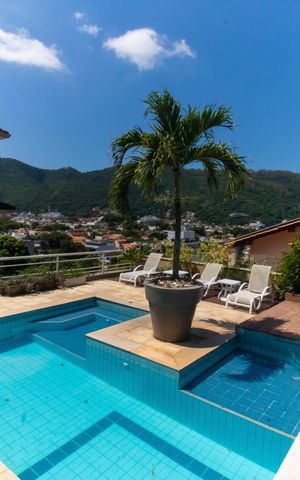 Apartamento à venda com 350m², 5 quartos e 2 vagas Apartamento à venda com 350m², 5 quartos e 2 vagasÁrea externa
