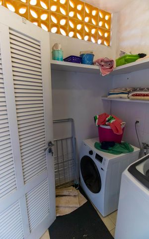 Apartamento à venda com 350m², 5 quartos e 2 vagas Apartamento à venda com 350m², 5 quartos e 2 vagasÁrea de Serviço
