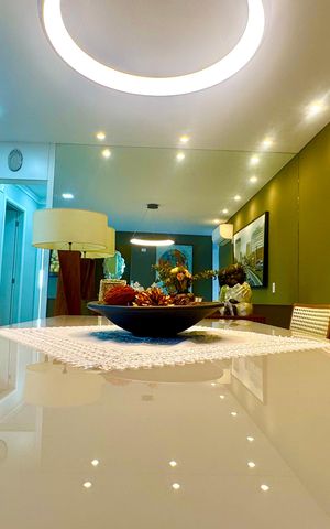 Apartamento à venda com 159m², 3 quartos e 3 vagas Apartamento à venda com 159m², 3 quartos e 3 vagasSala de Jantar