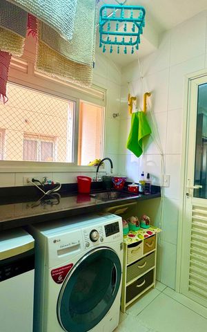 Apartamento à venda com 159m², 3 quartos e 3 vagas Apartamento à venda com 159m², 3 quartos e 3 vagasÁrea de Serviço