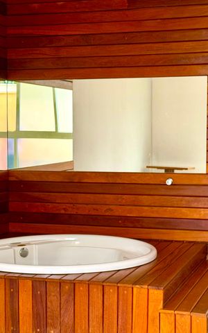 Apartamento à venda com 159m², 3 quartos e 3 vagas Apartamento à venda com 159m², 3 quartos e 3 vagasSpa