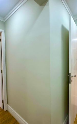 Apartamento à venda com 159m², 3 quartos e 3 vagas Apartamento à venda com 159m², 3 quartos e 3 vagasDetalhe corredor quarto