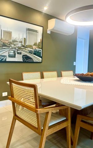 Apartamento à venda com 159m², 3 quartos e 3 vagas Apartamento à venda com 159m², 3 quartos e 3 vagasSala de Jantar