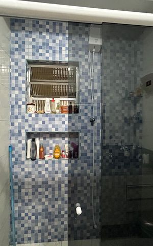 Casa à venda com 210m², 4 quartos e 1 vagaBanheiro