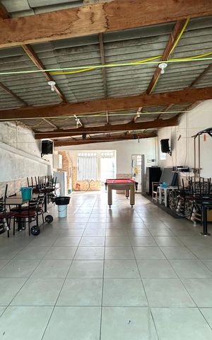 Casa à venda com 210m², 4 quartos e 1 vagaSalão de Festas e Churrasqueira