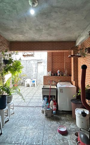 Casa à venda com 210m², 4 quartos e 1 vagaÁrea de Serviço
