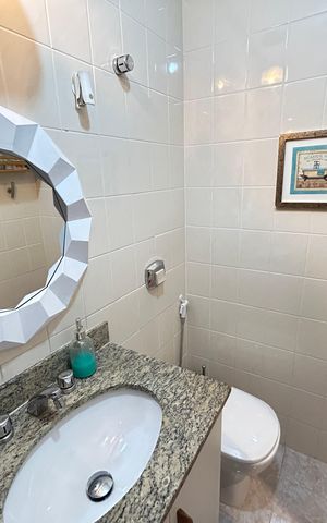 Apartamento à venda com 110m², 3 quartos e 2 vagasBanheiro social