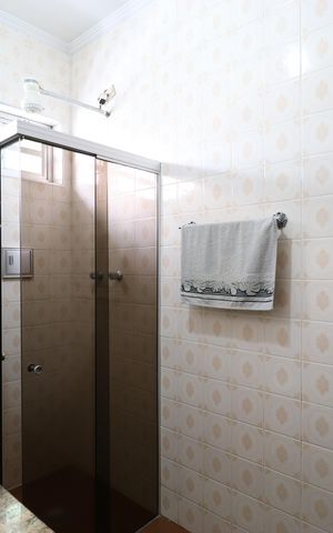 Casa à venda com 180m², 3 quartos e 2 vagasBanheiro da Suíte 2