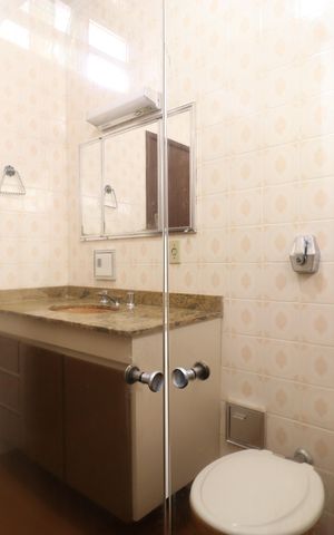 Casa à venda com 180m², 3 quartos e 2 vagasBanheiro da Suíte 2