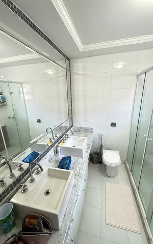 Casa de condomínio à venda com 300m², 5 quartos e 3 vagas