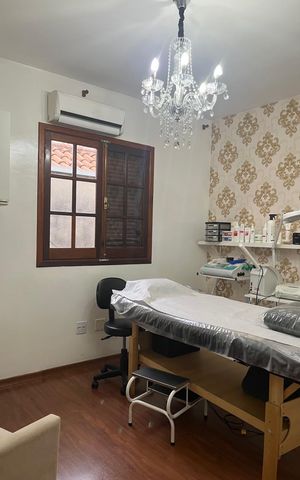 Casa à venda com 195m², 4 quartos e 3 vagas Casa à venda com 195m², 4 quartos e 3 vagasOutros