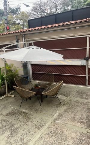 Casa à venda com 195m², 4 quartos e 3 vagas Casa à venda com 195m², 4 quartos e 3 vagasÁrea externa